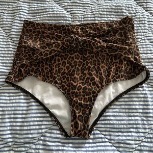 Kortni Jeane Large Hangtag Classic Cheetah Tie-Up-Front Bottoms GUC